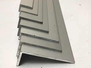 Уголок алюминиевый неравнополочный стандартный: 40х30х2 (3,0 м)